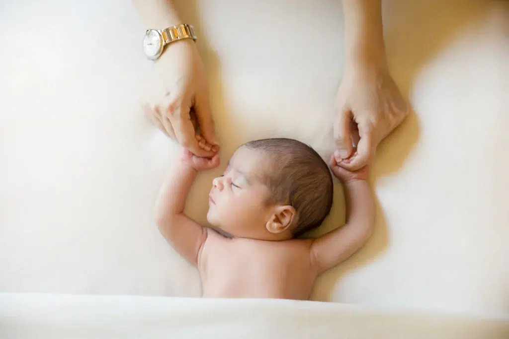 Milestone Photography Guide: When Should You Schedule Baby Sessions in the First Year? 6 Newborn Photography 38