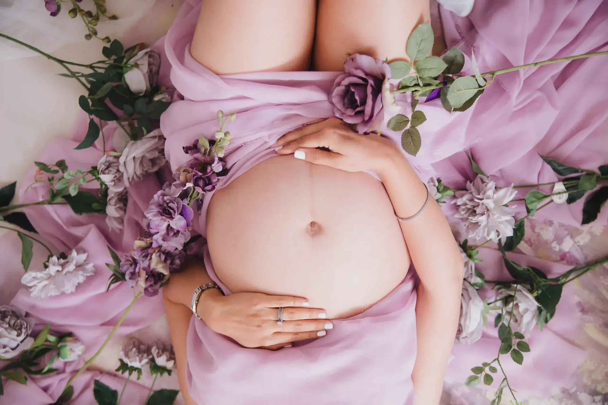 When Is the Best Time for Maternity Photos? (Concord Guide) 1 Copy of 2Z0A8593 scaled